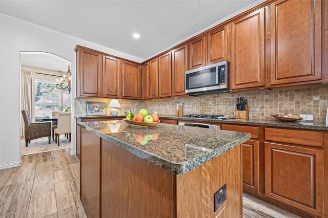 9634 Empress Crossing Drive, Spring, TX 77379
