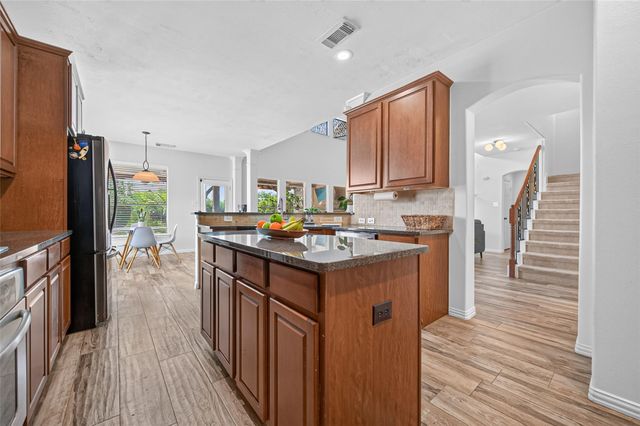 9634 Empress Crossing Drive, Spring, TX 77379