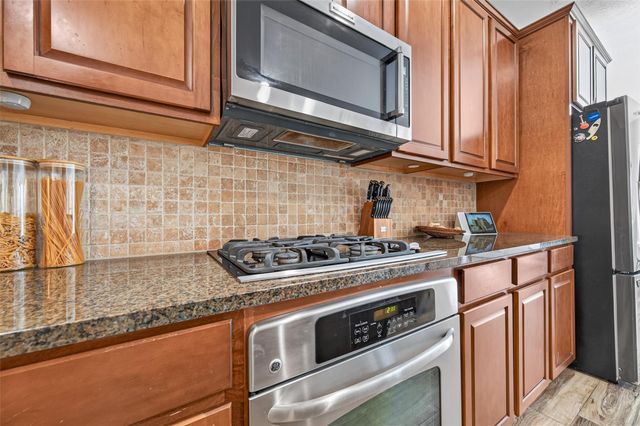 9634 Empress Crossing Drive, Spring, TX 77379