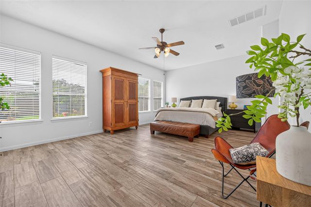 9634 Empress Crossing Drive, Spring, TX 77379