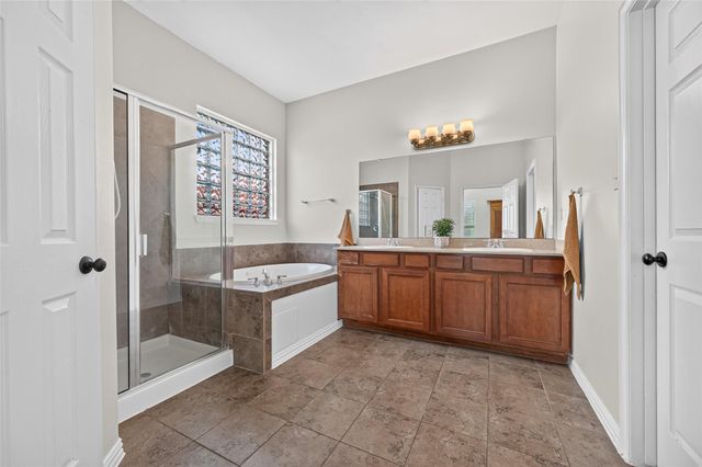 9634 Empress Crossing Drive, Spring, TX 77379