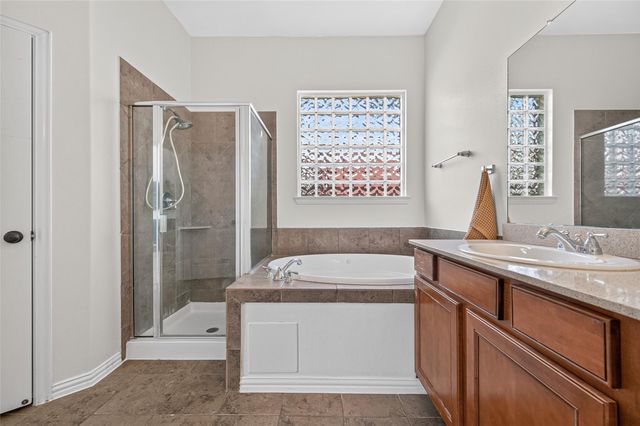 9634 Empress Crossing Drive, Spring, TX 77379