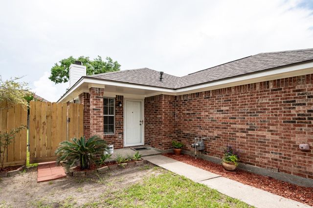 4705 Meadowood Drive, Baytown, TX 77521