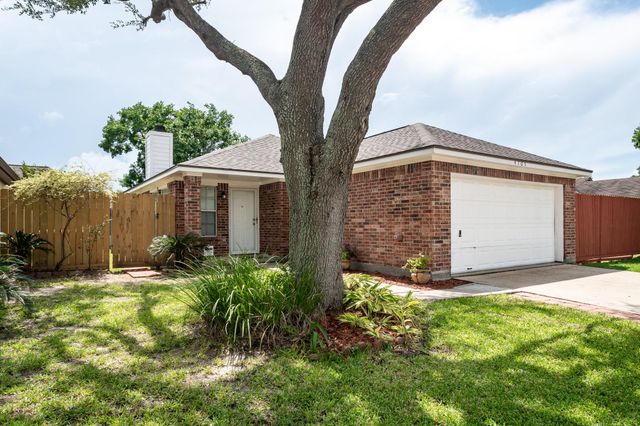 4705 Meadowood Drive, Baytown, TX 77521