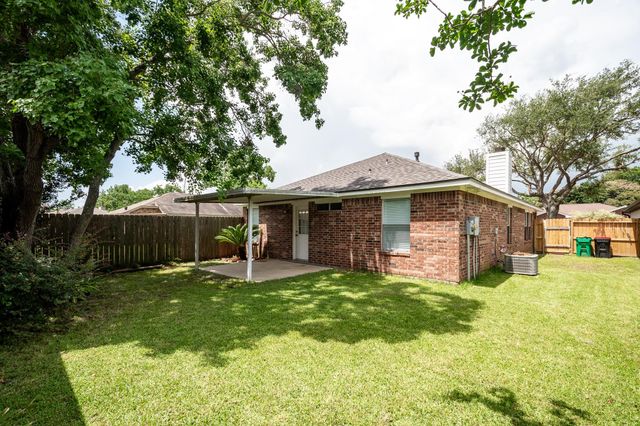4705 Meadowood Drive, Baytown, TX 77521