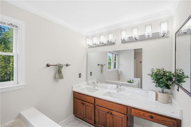 280 Ashmoor Lane, Lexington, NC 27295