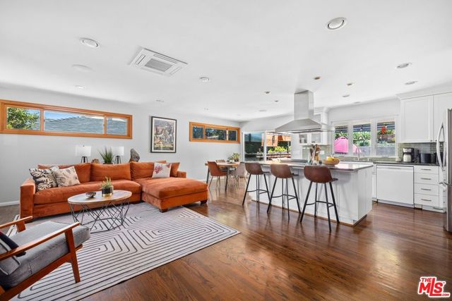 6052 W 76th Street, Los Angeles, CA 90045