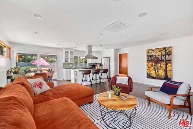 6052 W 76th Street, Los Angeles, CA 90045