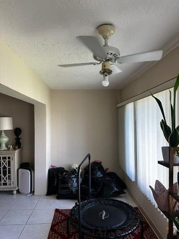 3186 Via Poinciana 306, Lake Worth, FL 33467