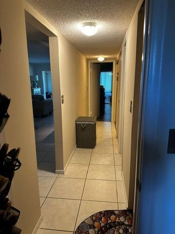 3186 Via Poinciana 306, Lake Worth, FL 33467