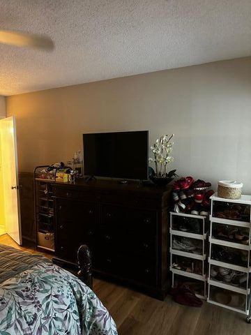 3186 Via Poinciana 306, Lake Worth, FL 33467