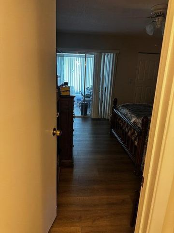 3186 Via Poinciana 306, Lake Worth, FL 33467