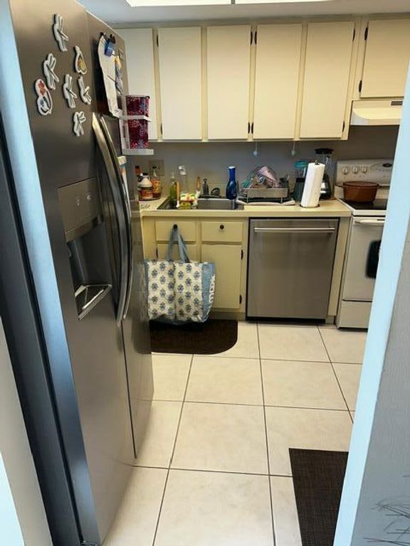 3186 Via Poinciana 306, Lake Worth, FL 33467