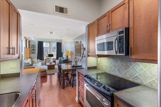 66 Monroe Ave Apt 405, Memphis, TN 38103