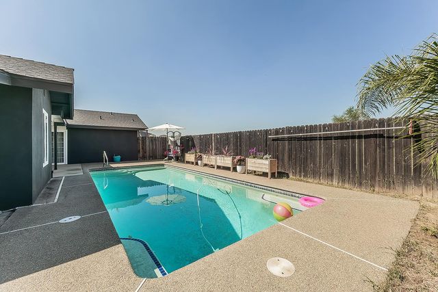 714 E Ann Drive, Reedley, CA 93654