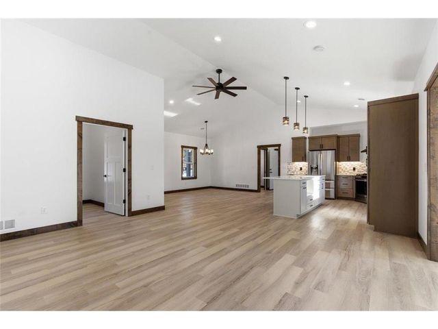 1422 Creekwood Drive, New Richmond, WI 54017