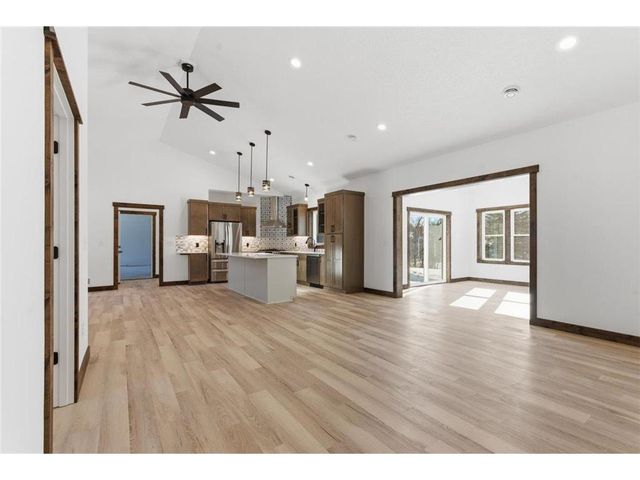 1422 Creekwood Drive, New Richmond, WI 54017