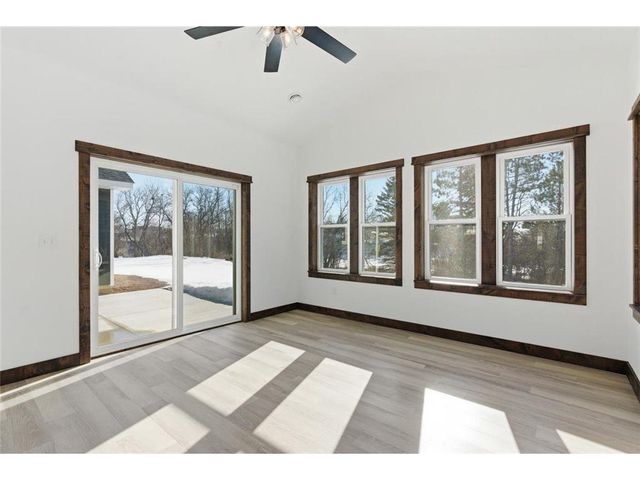 1422 Creekwood Drive, New Richmond, WI 54017