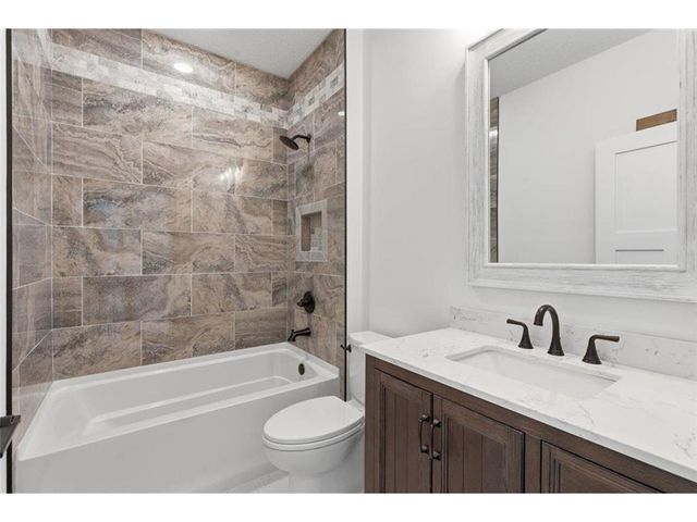 1422 Creekwood Drive, New Richmond, WI 54017