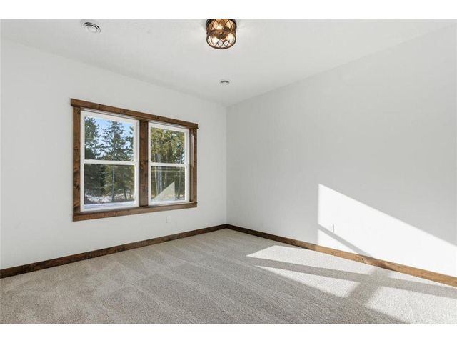 1422 Creekwood Drive, New Richmond, WI 54017