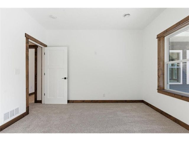 1422 Creekwood Drive, New Richmond, WI 54017