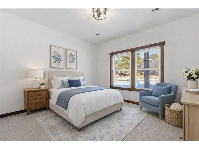 1422 Creekwood Drive, New Richmond, WI 54017