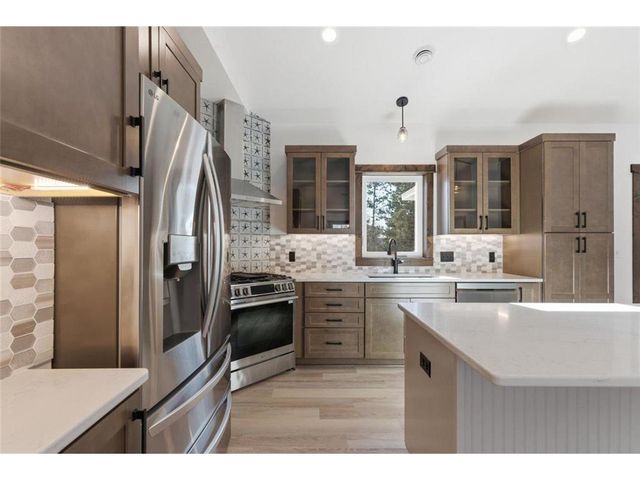 1422 Creekwood Drive, New Richmond, WI 54017