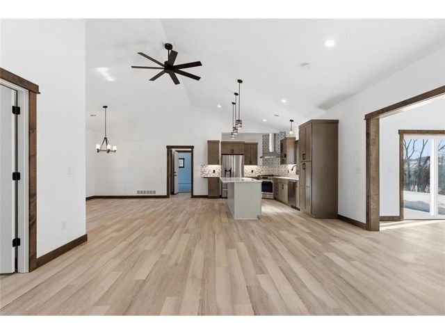 1422 Creekwood Drive, New Richmond, WI 54017