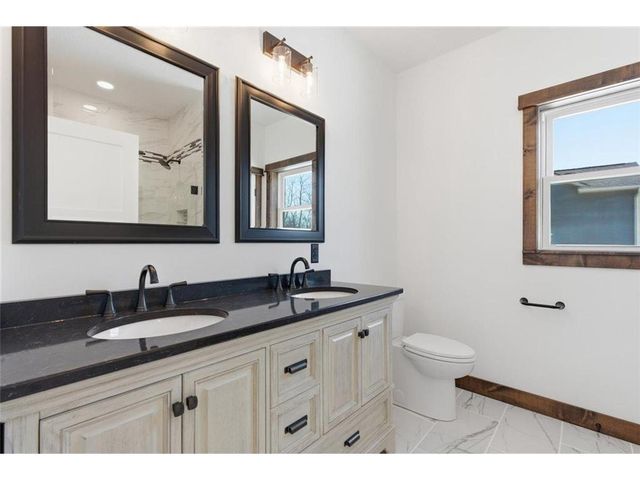 1422 Creekwood Drive, New Richmond, WI 54017