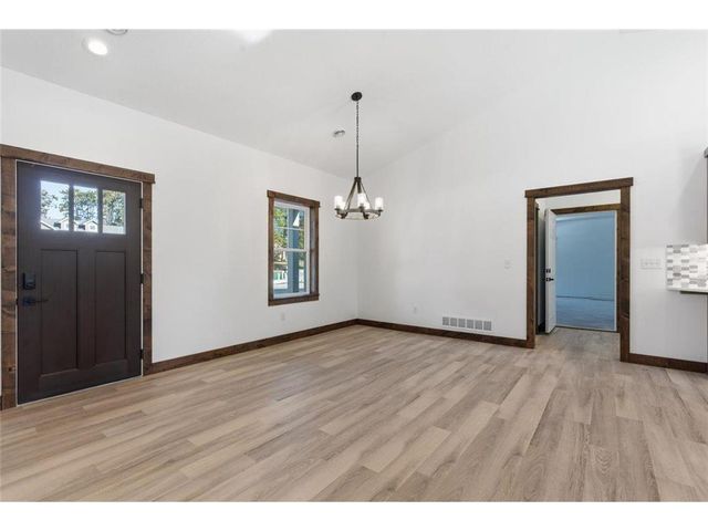 1422 Creekwood Drive, New Richmond, WI 54017