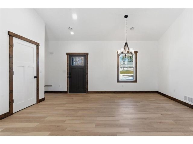 1422 Creekwood Drive, New Richmond, WI 54017