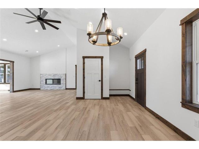 1422 Creekwood Drive, New Richmond, WI 54017