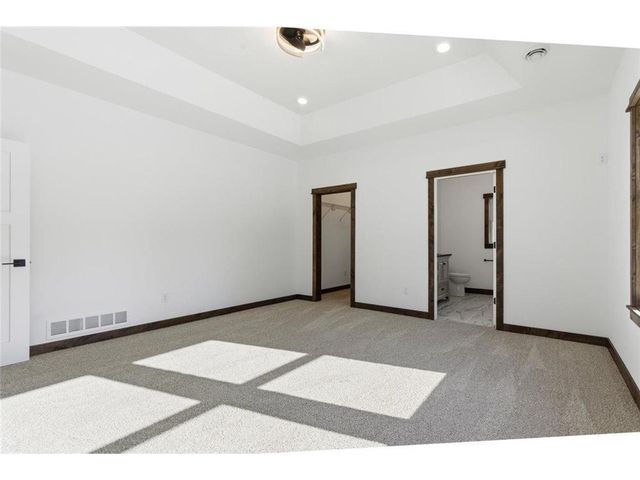 1422 Creekwood Drive, New Richmond, WI 54017