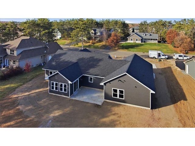 1422 Creekwood Drive, New Richmond, WI 54017