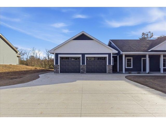 1422 Creekwood Drive, New Richmond, WI 54017