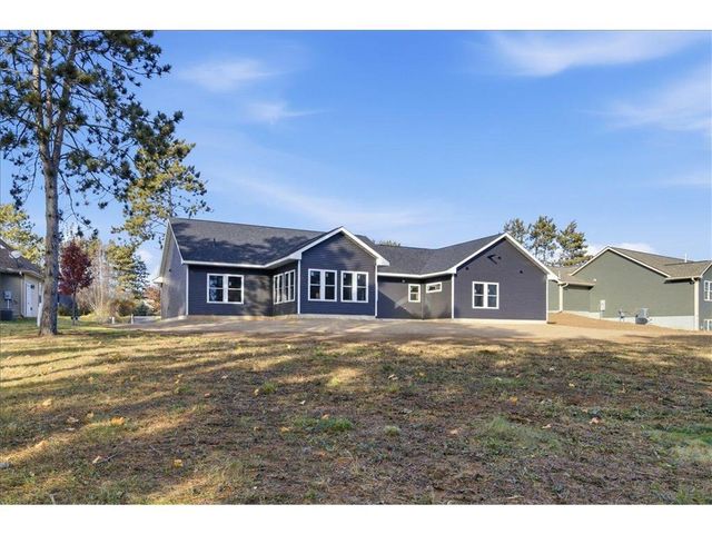 1422 Creekwood Drive, New Richmond, WI 54017