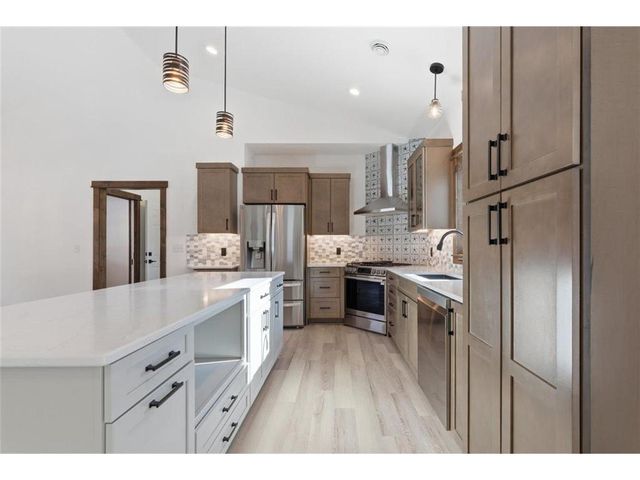 1422 Creekwood Drive, New Richmond, WI 54017