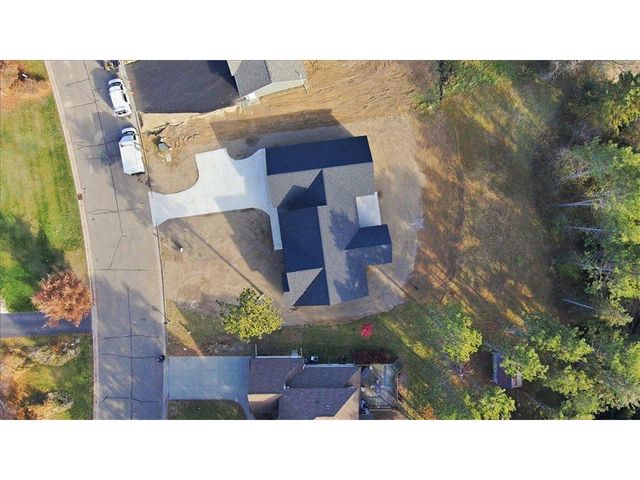 1422 Creekwood Drive, New Richmond, WI 54017