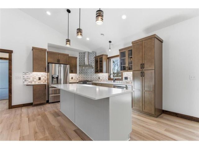 1422 Creekwood Drive, New Richmond, WI 54017