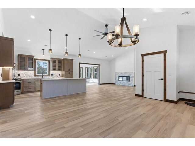 1422 Creekwood Drive, New Richmond, WI 54017