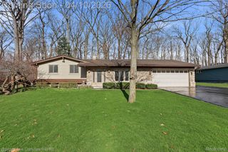 2835 Aspen Lane, Bloomfield Hills, MI 48302