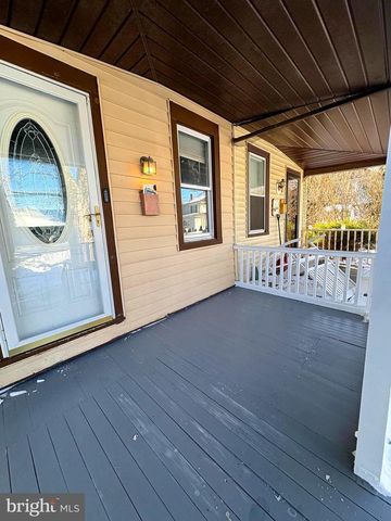 303 HARRISON ST, Riverton, NJ 08077