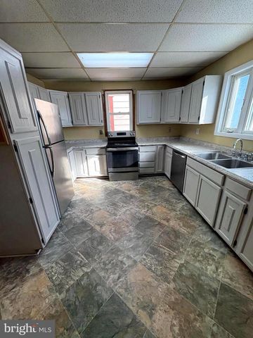 303 HARRISON ST, Riverton, NJ 08077