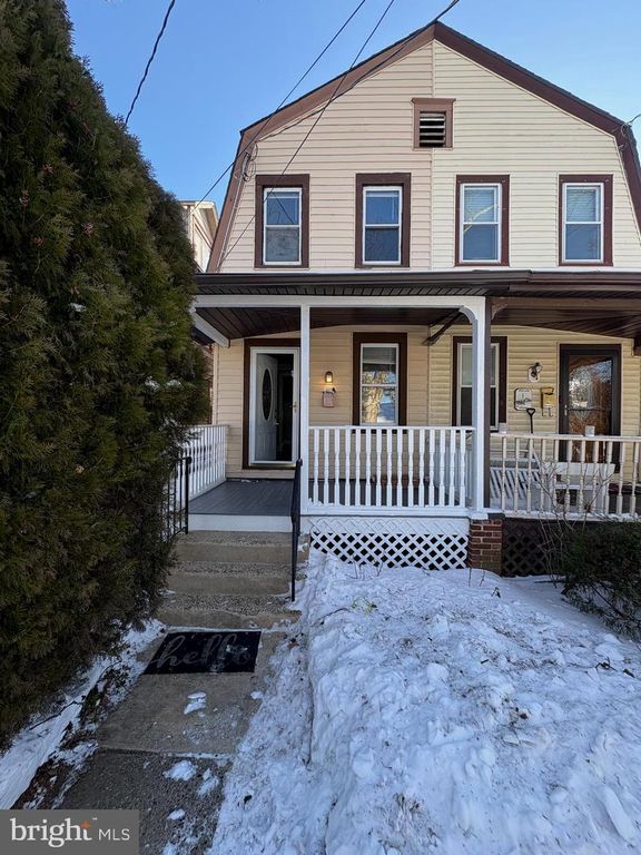 303 HARRISON ST, Riverton, NJ 08077