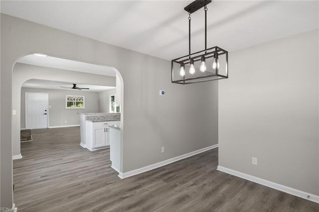 1073 Scenic BLVD, Chesapeake, VA 23322