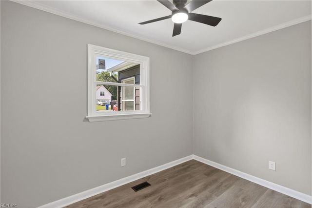1073 Scenic BLVD, Chesapeake, VA 23322