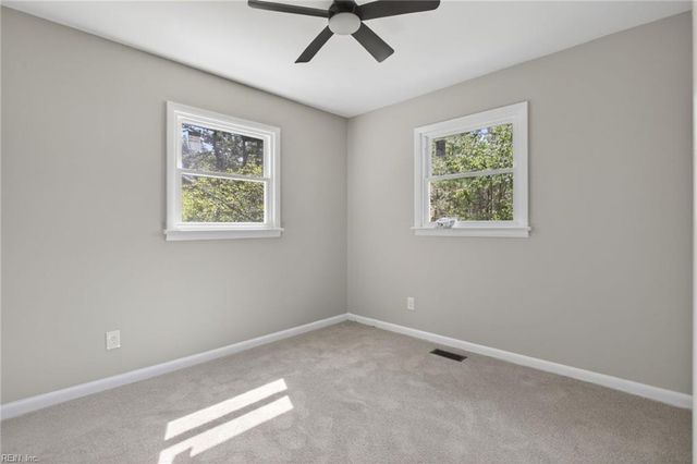 1073 Scenic BLVD, Chesapeake, VA 23322