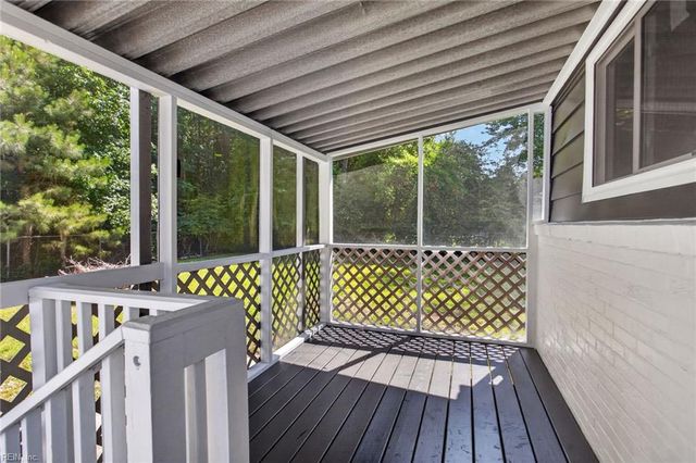 1073 Scenic BLVD, Chesapeake, VA 23322