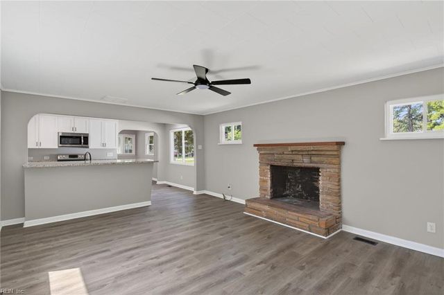 1073 Scenic BLVD, Chesapeake, VA 23322