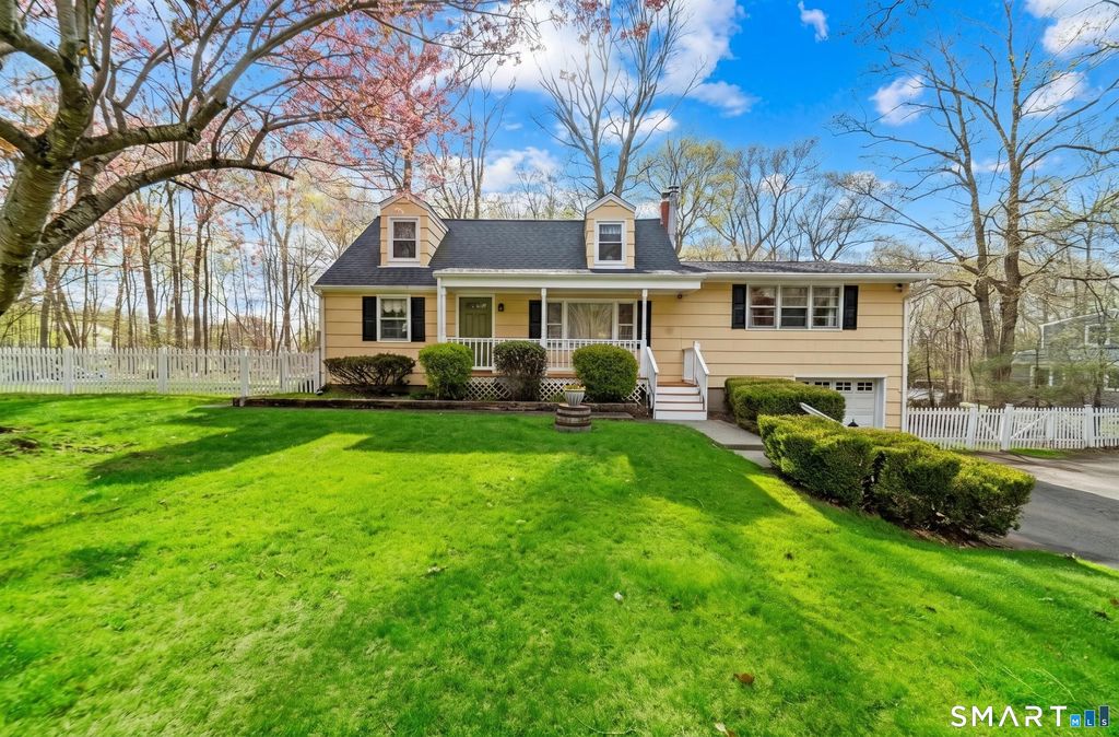 34 Lynn Drive, Monroe, CT 06468